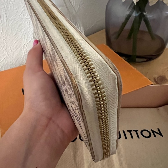- Louis Vuitton Damien Azur Zippy Wallet - Picture 8 of 9